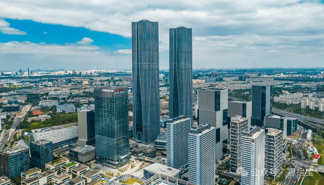 利天奕售楼处发布：保利天奕高端质感冰球突破平台八月聚焦@上海浦东保(图4)